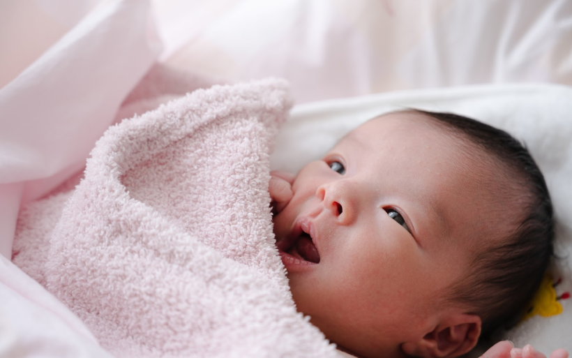 赤ちゃんが言葉をしゃべるのはいつから？言葉の発達を促し方発育に関する相談先も紹介します